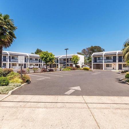 Goodspring Motel Napa Bagian luar foto